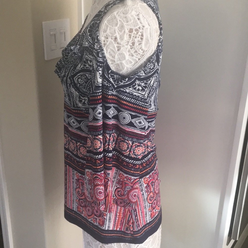 Cold shoulder top - Picture 2 of 5